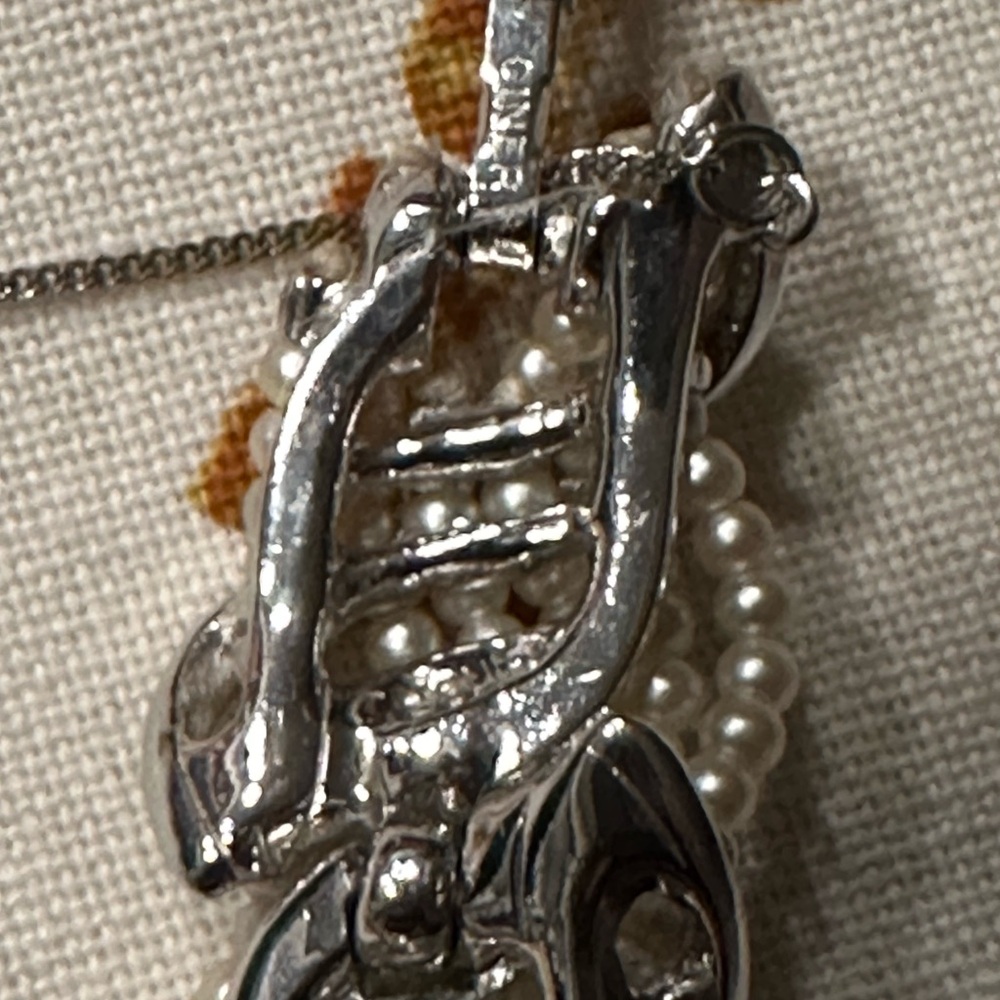 Ciner Elegant vintage  faux  Pearl and Silver bracelet. - Picture 3 of 5